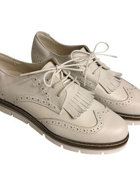 JAFA Fringed Wingtip Lace-Up Flats in Cream